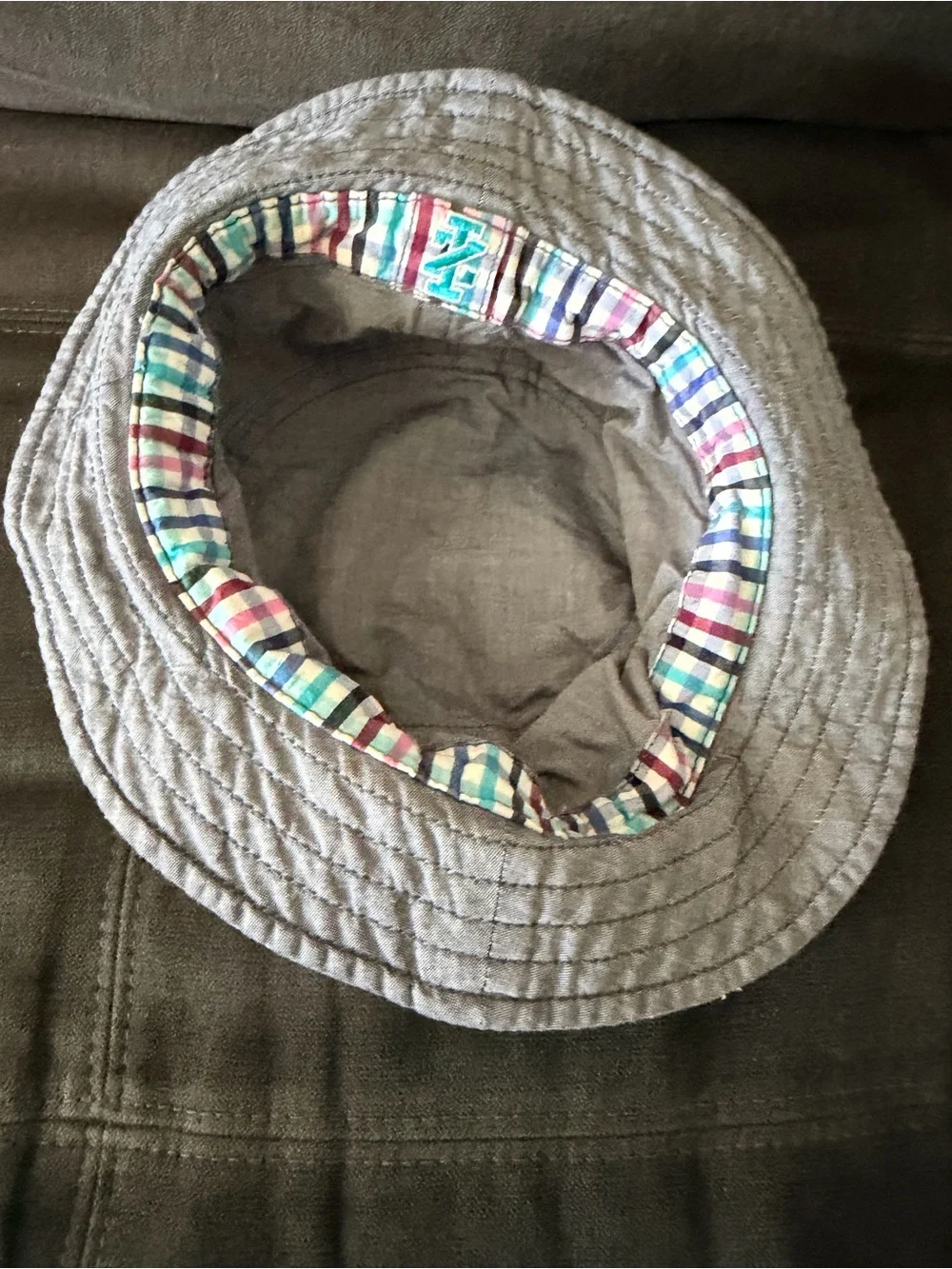 Izod Beige Bucket Hat with Multicolor Stripe Band Reversible
